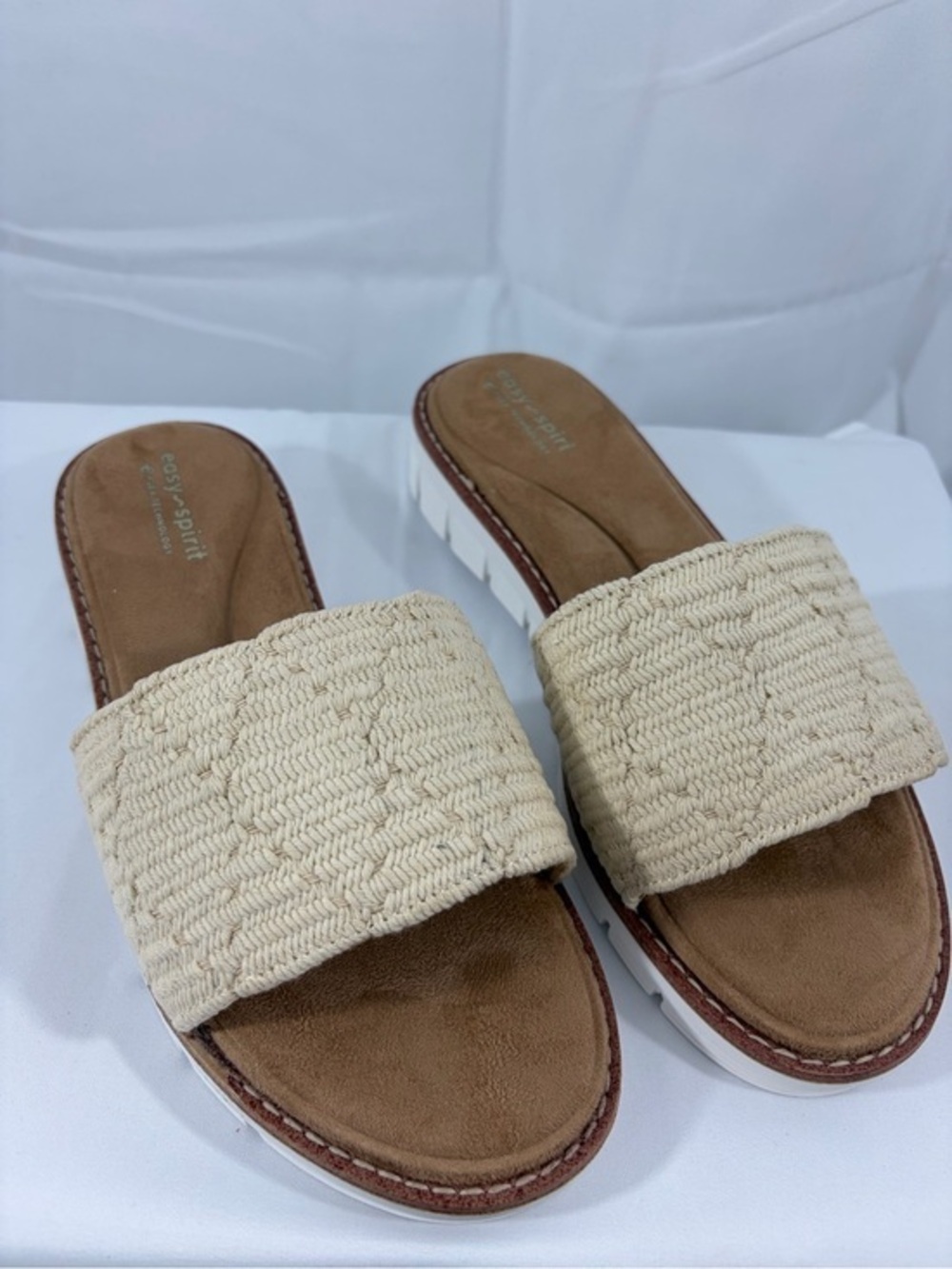 NWT Easy Spirit Women's Size 7.5W Cream Woven Slide Sandals
